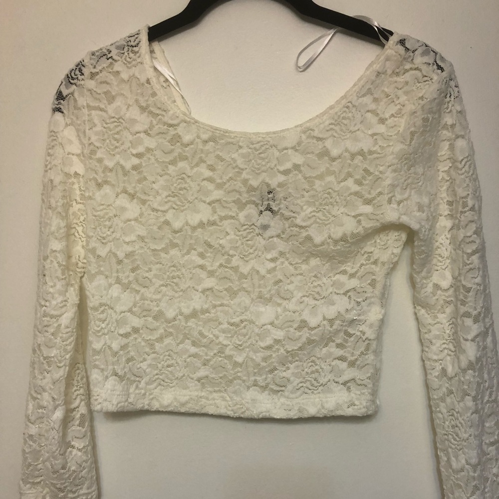 H & M lace crop top